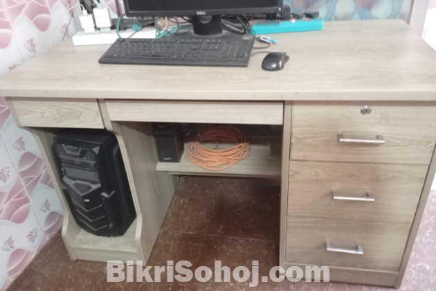 Computer Table/desk-একদম ফ্রেশ